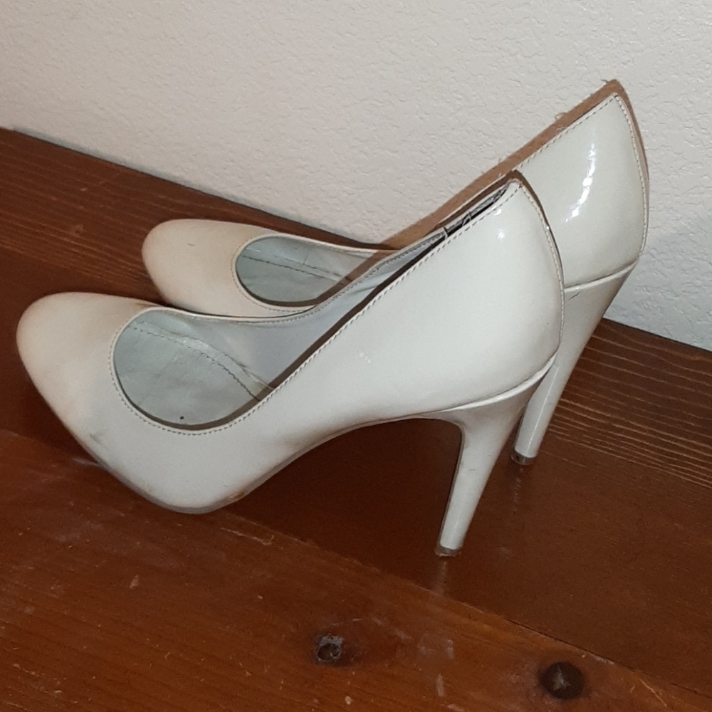 Nude patent leather heels size 7